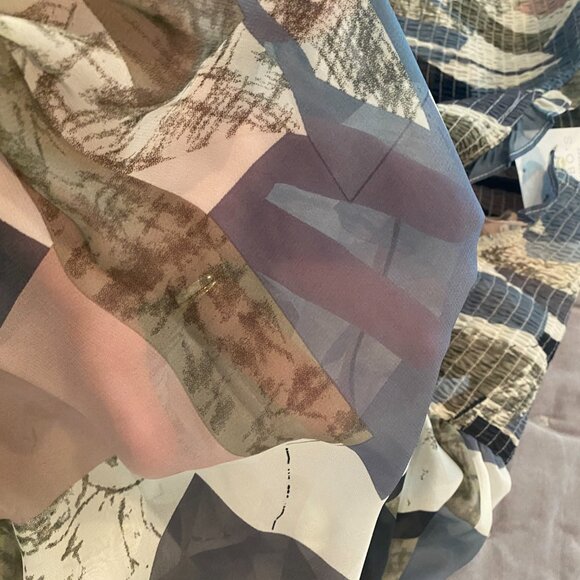 NWT Entro sheer blouse size Large - Picture 4 of 5